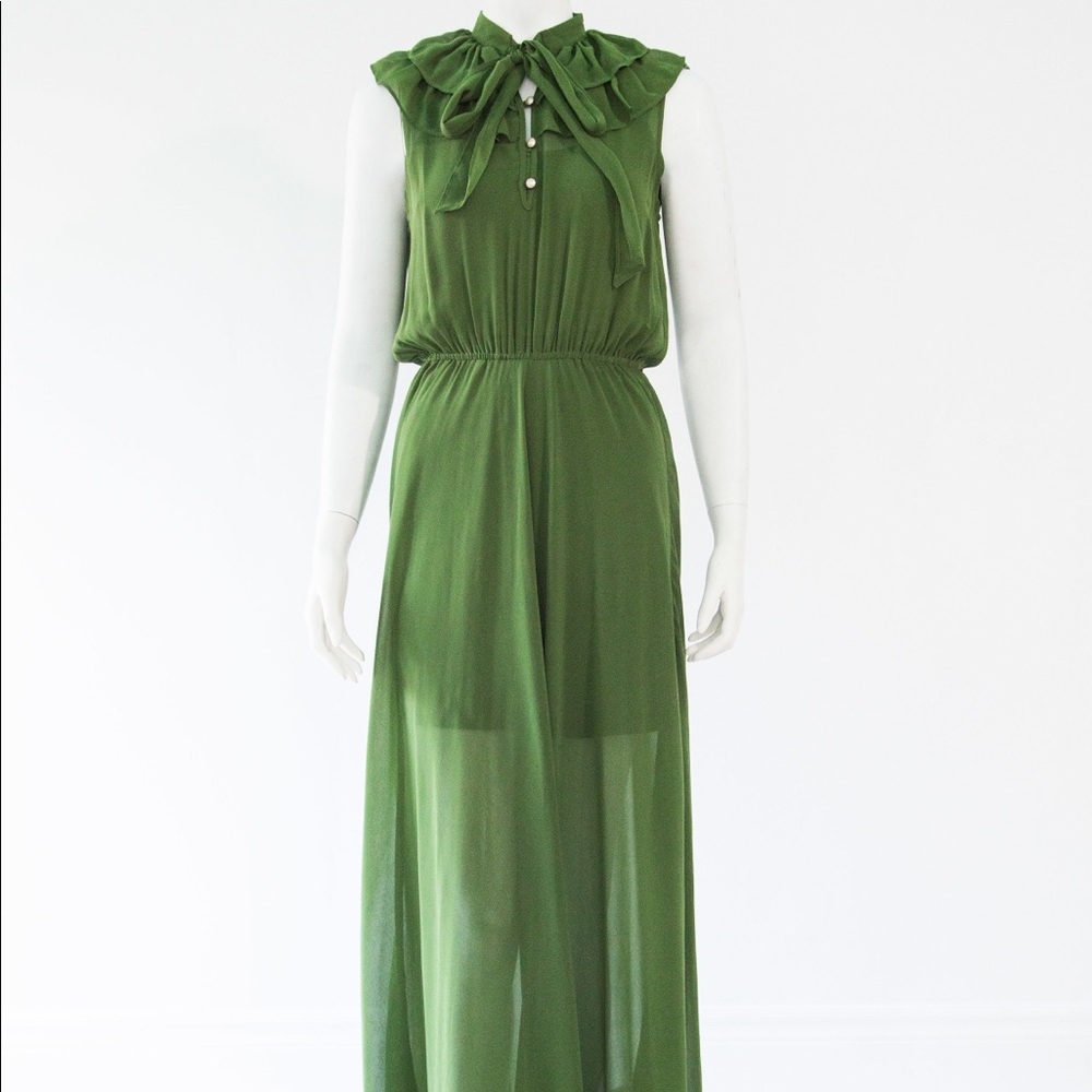 Ruffle Neck Maxi Dress CS0004